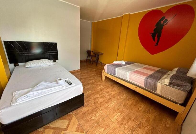 اتاق خانوادگی, Los Pecanos