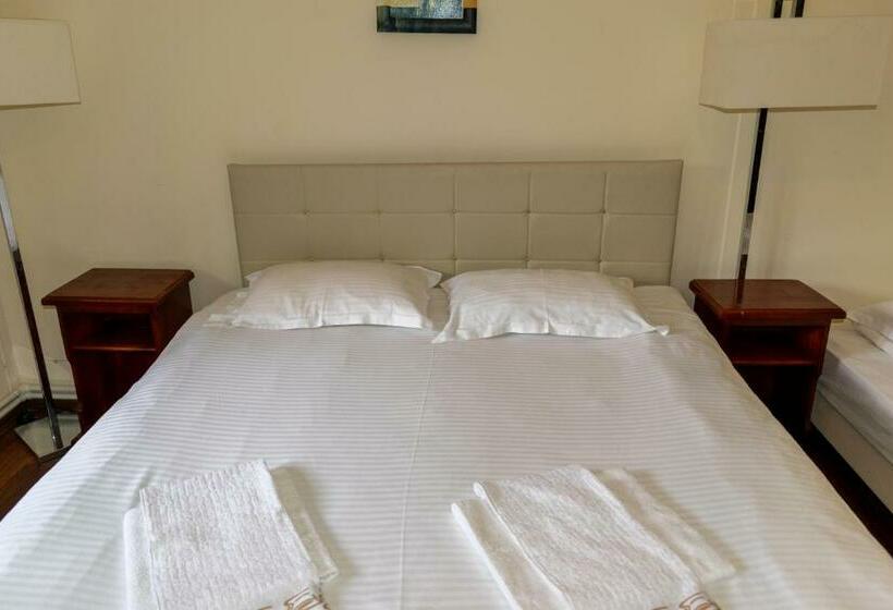 디럭스 룸, Complex Zimbru