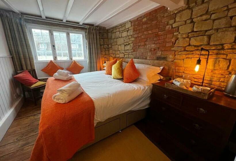 غرفة قياسية سرير كينج, The Lion, Tredington