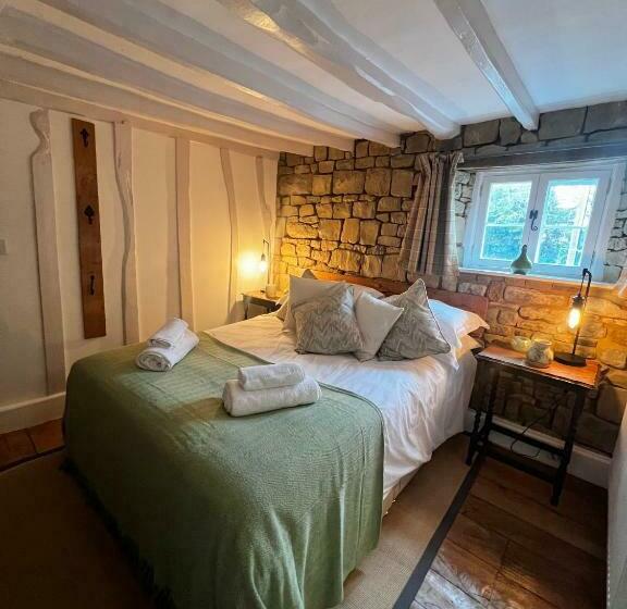 غرفة قياسية سرير كينج, The Lion, Tredington