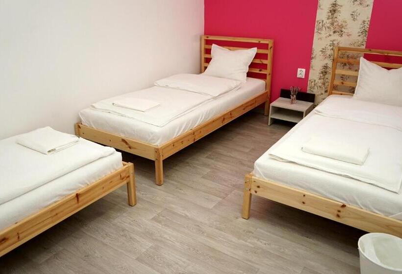 חדר סטנדרט לשלושה, Garden Vendégház