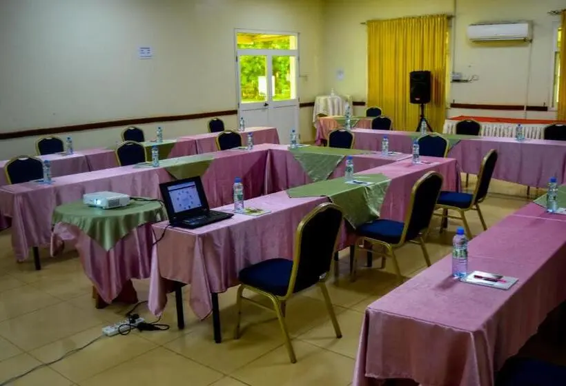 اتاق لوکس, Grand Hotel Juba