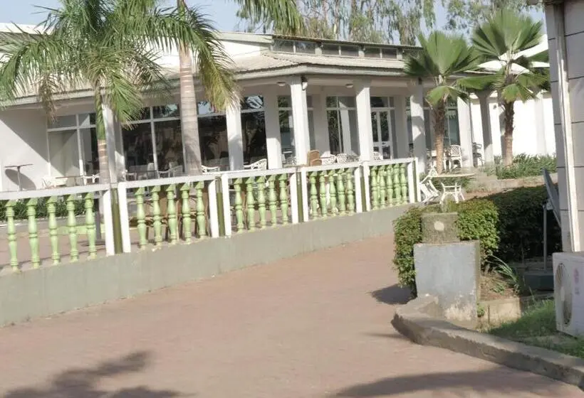 سوییت جونیور, Grand Hotel Juba