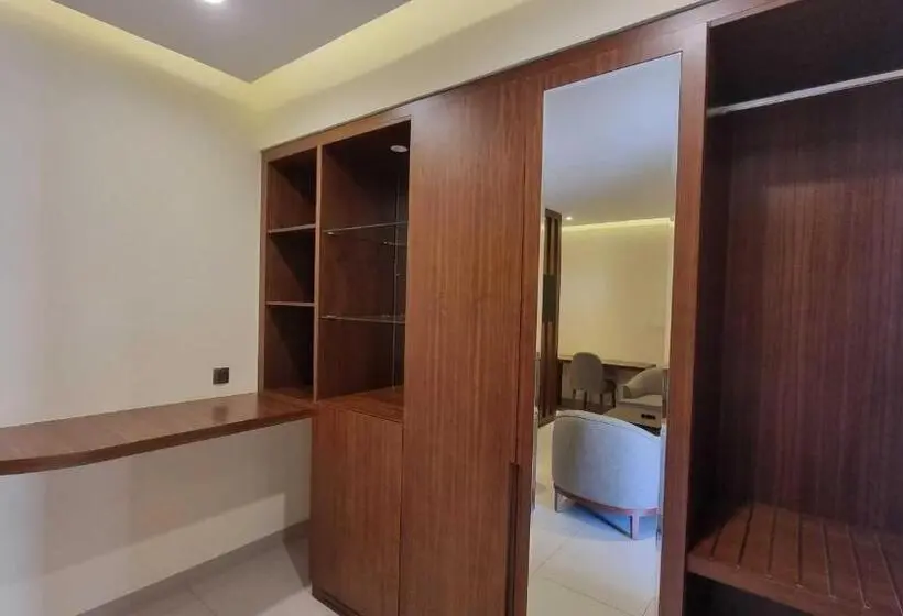سوییت, Grand Hotel Juba