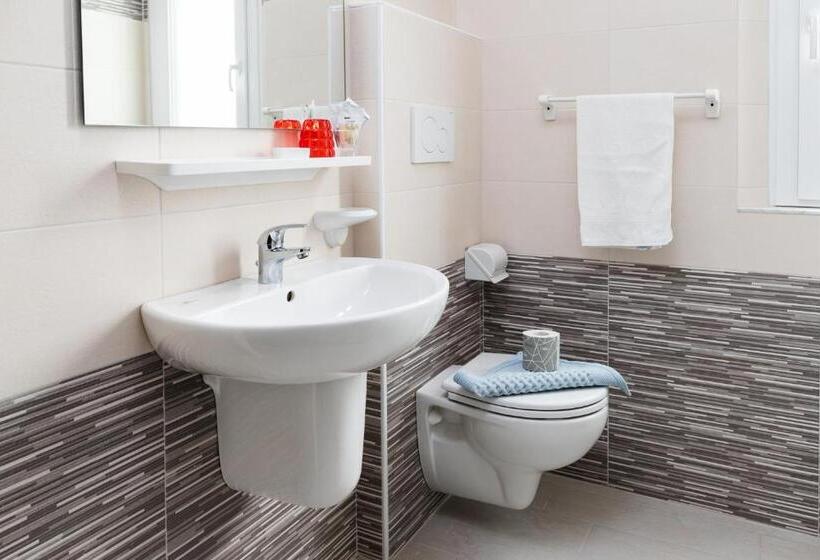 اتاق استاندارد یک تخته با بالکن, Albergo Eva