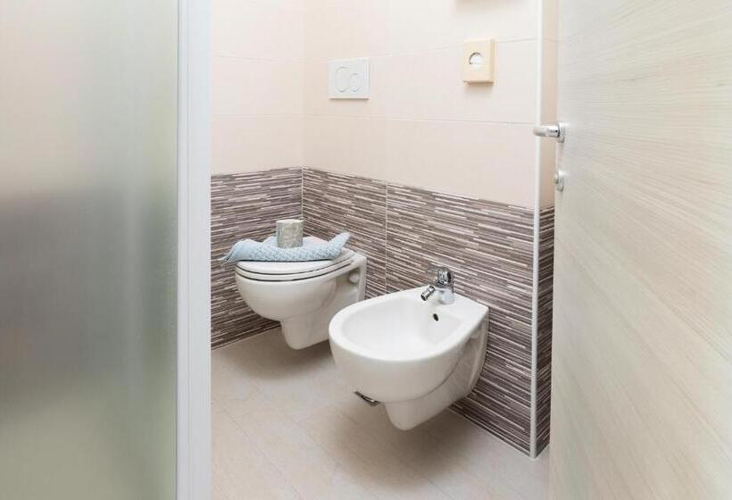 اتاق استاندارد یک تخته با بالکن, Albergo Eva