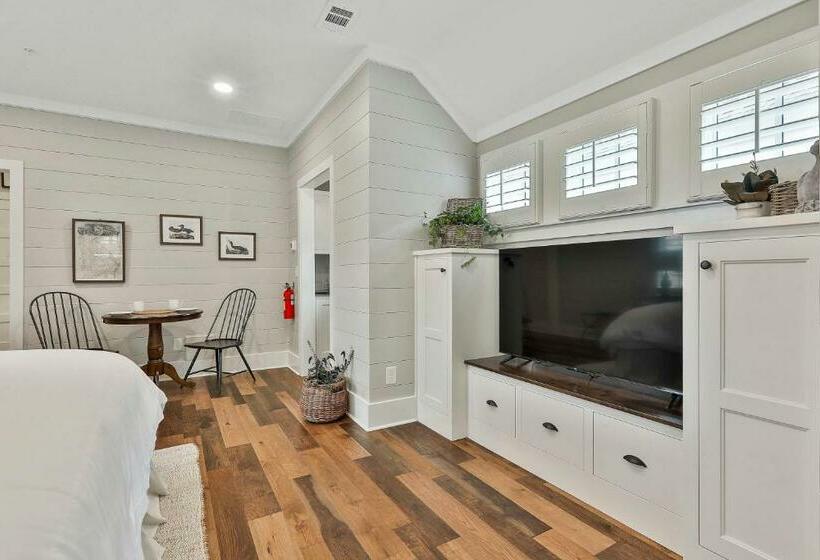 스위트 킹사이즈 침대, The Cottages At Laurel Brooke