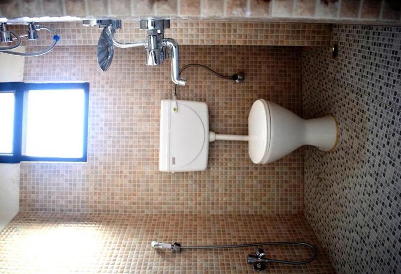 Четырехместный Номер Стандарт, Lily Guest House