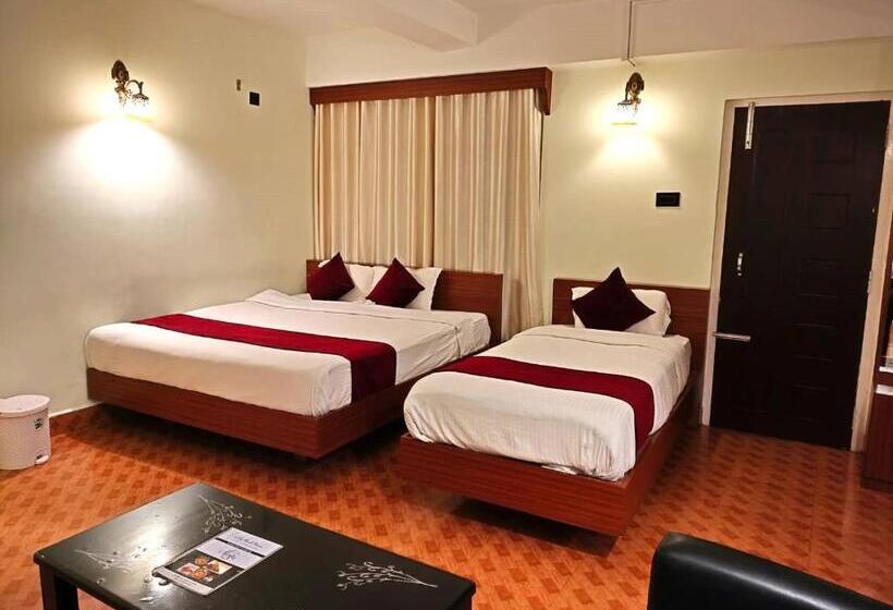 חדר דלוקס לשלושה, Lily Guest House