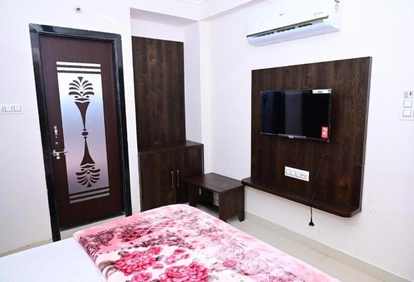 Quarto deluxe, Shree Chandram