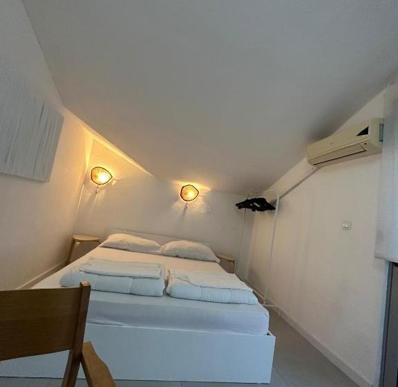 اتاق استاندارد با بالکن و چشمانداز دریا, Villa Vele