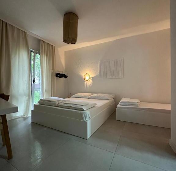 اتاق استاندارد سه تخته با چشمانداز باغ, Villa Vele