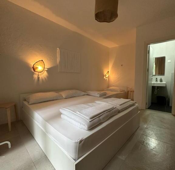 اتاق استاندارد سه تخته با چشمانداز باغ, Villa Vele