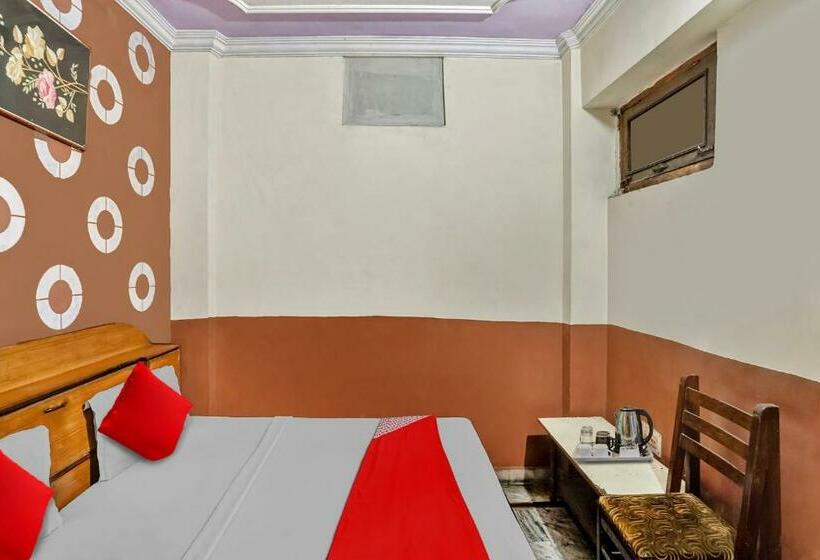 Habitación Triple Clásica, Spot On Hotel Maharaja Inn