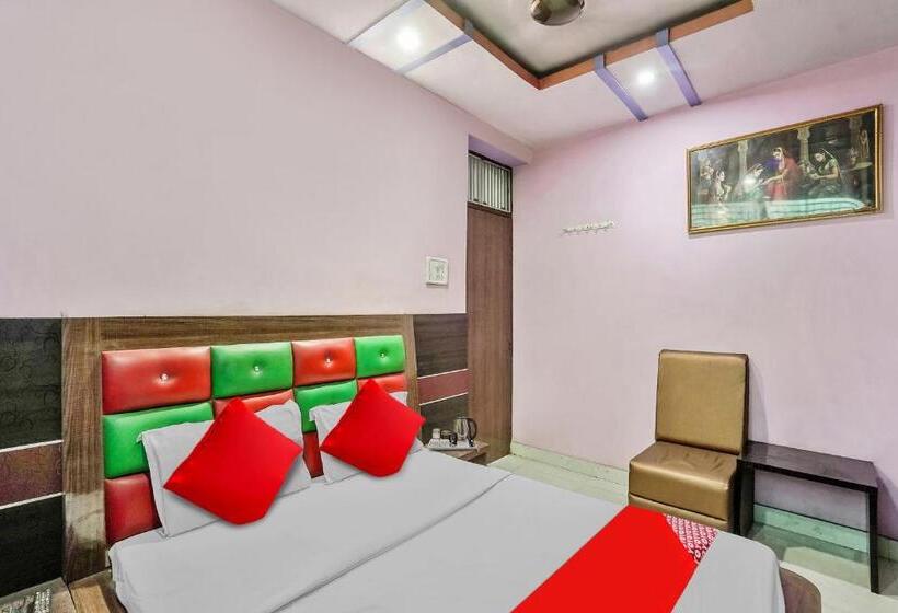 اتاق کلاسیک سه تخته, Spot On Hotel Maharaja Inn