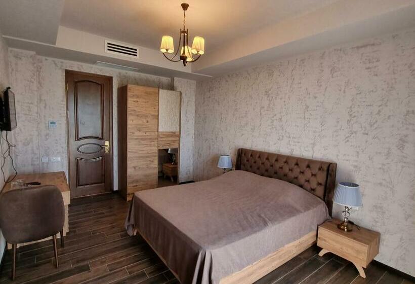 اتاق استاندارد با چشمانداز کوهستان, Château Davitiani