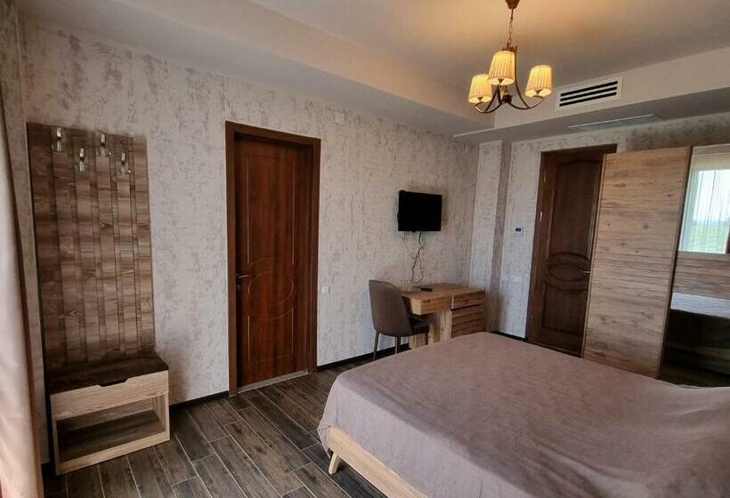 اتاق استاندارد با چشمانداز کوهستان, Château Davitiani