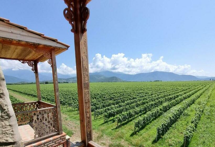 اتاق استاندارد با چشمانداز کوهستان, Château Davitiani