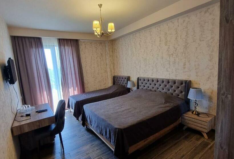 Standard Triple Room with Terrace, Château Davitiani