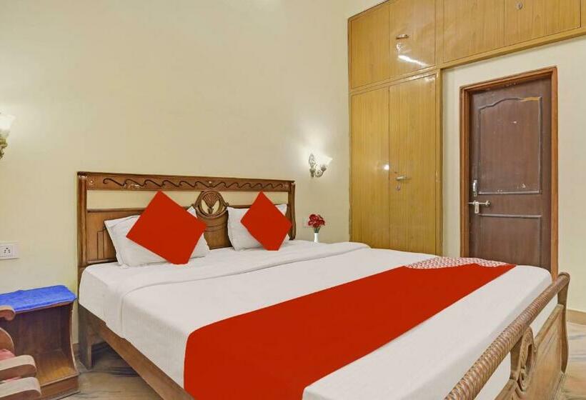 Трехместный Номер Классика, Flagship Hotel Kartikey Stays