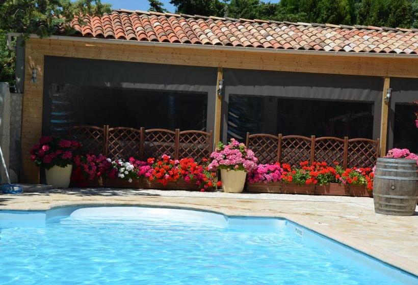 חדר סטנדרט, Room In Guest Room   Le Havre Guest Room In The Heart Of The Vineyard