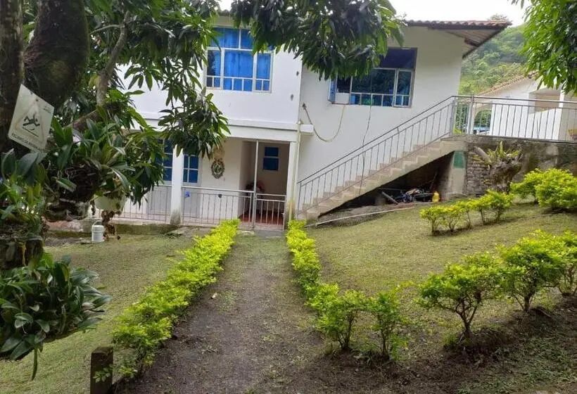 ルームシェアのワンベッド, Sede Campestre Peña Negra