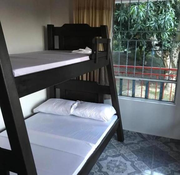 מיטה בחדר משותף, Sede Campestre Peña Negra