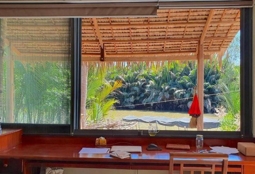 اتاق استاندارد با تخت بزرگ, Comfy Riverside Mekong Homestay Ben Tre