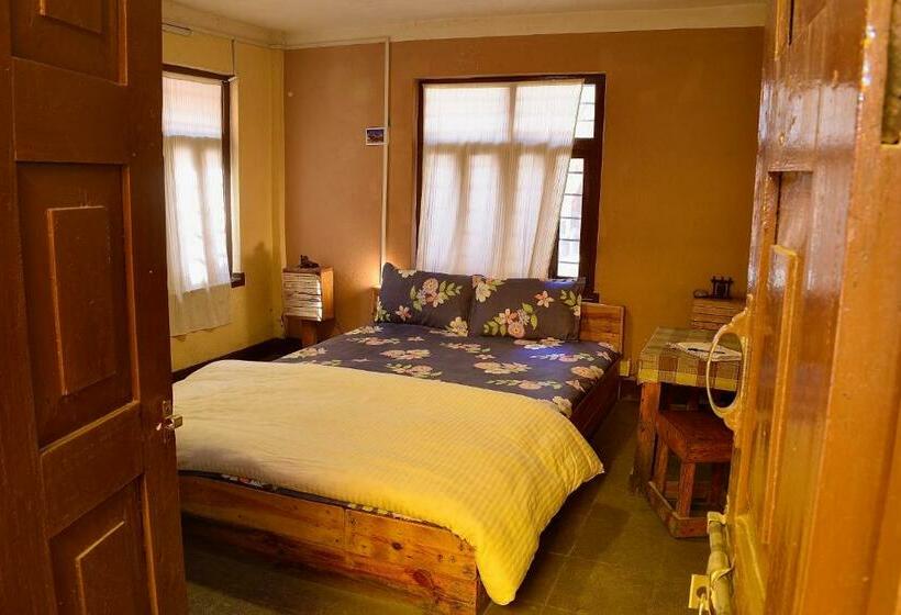 اتاق اکونومی, Happy Donkey Hostel