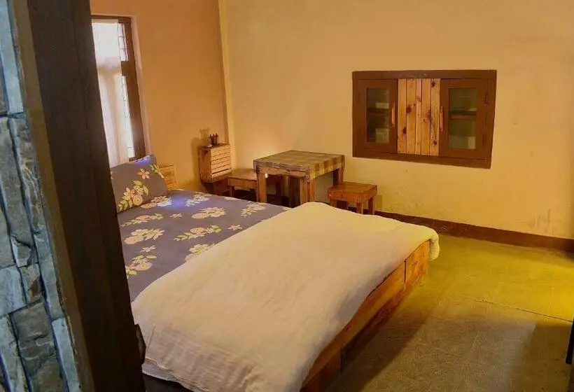 اتاق اکونومی, Happy Donkey Hostel