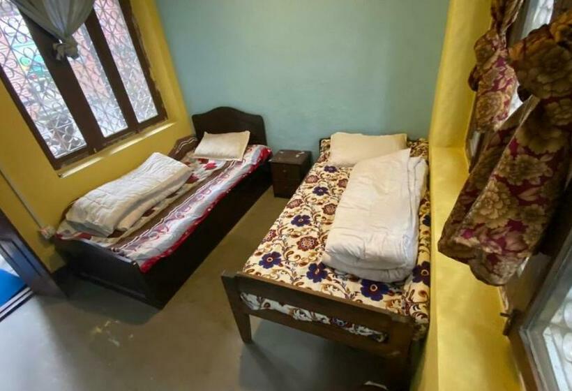 اتاق اکونومی, Happy Donkey Hostel