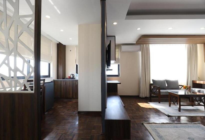 سوییت با چشمانداز کوه, Apex Business Hotel   Airport