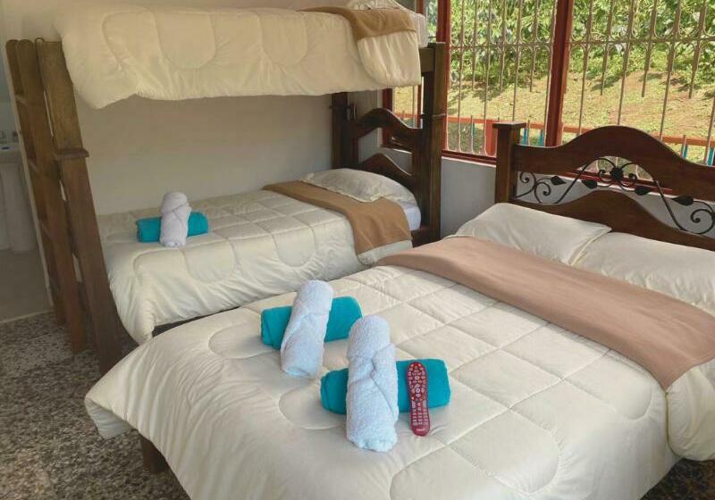 클래식 4인 룸, Cafetero Valparaíso