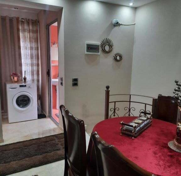 غرفة ديلوكس, Classic House