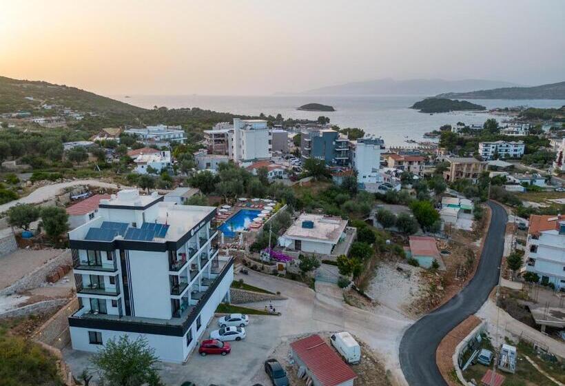 プールの見えるスタンダードトリプルルーム, Memaj