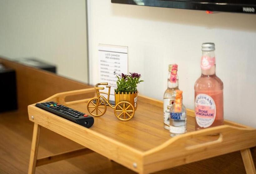 ファミリールーム, Memaj