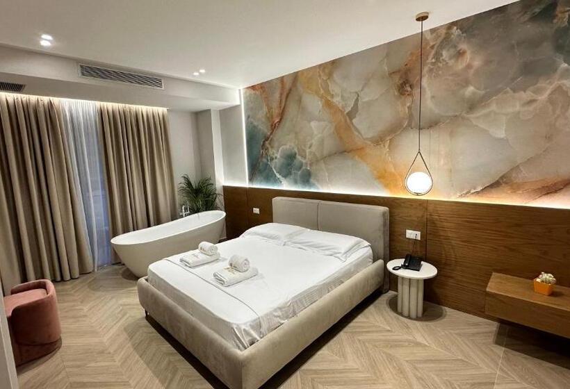 ハイドロマッサージバス付きスイート, Memaj