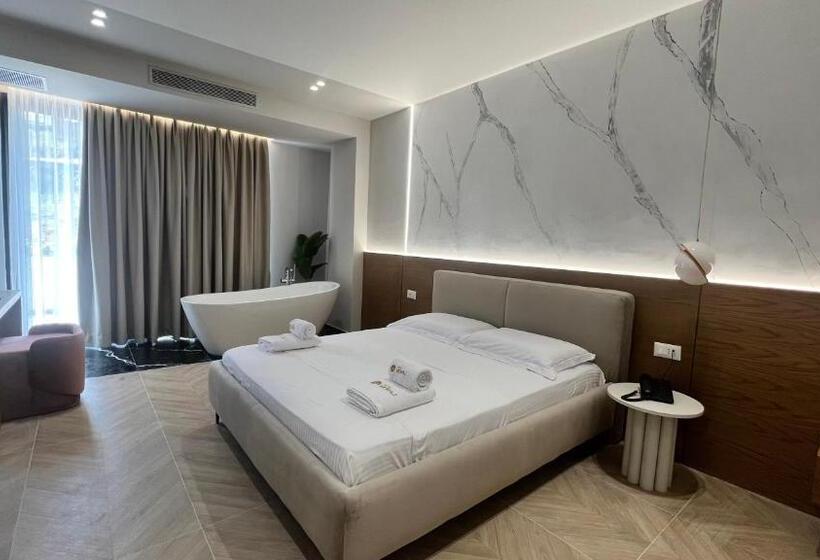 ハイドロマッサージバス付きスイート, Memaj