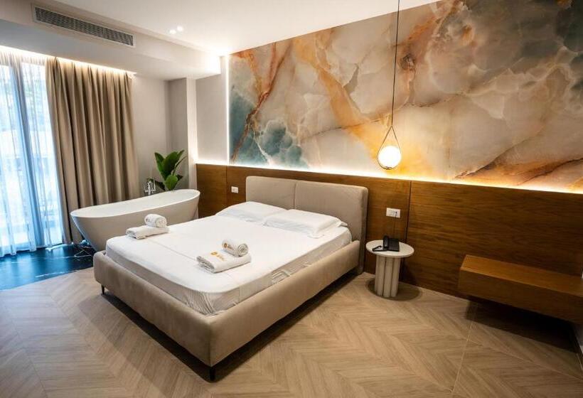 ハイドロマッサージバス付きスイート, Memaj