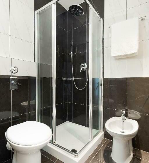 غرفة قياسية فردية, Moon Palace