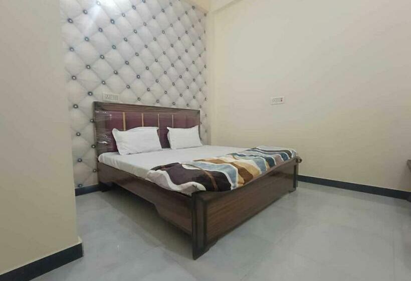 三人经典房间, Oyo Relax Inn