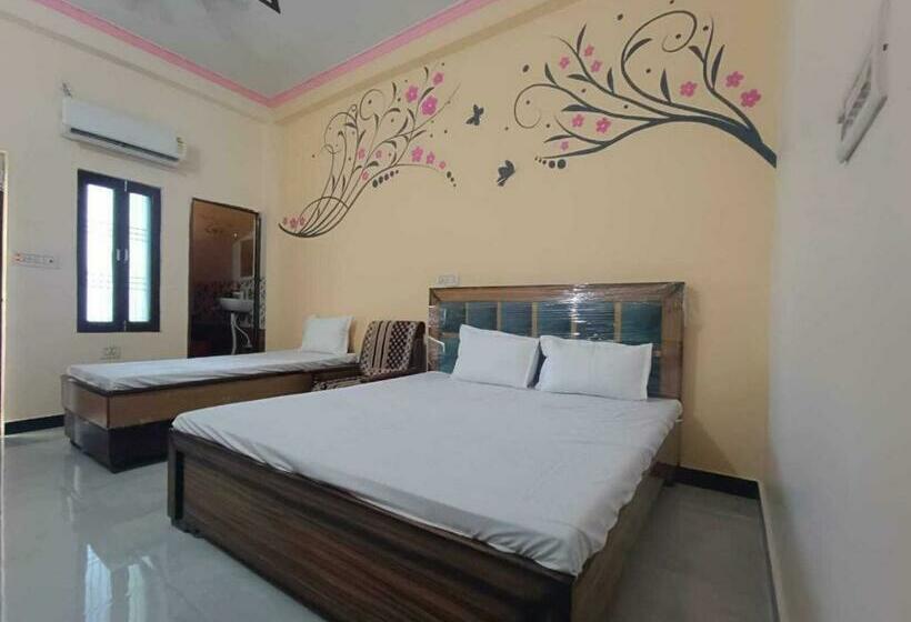 三人经典房间, Oyo Relax Inn