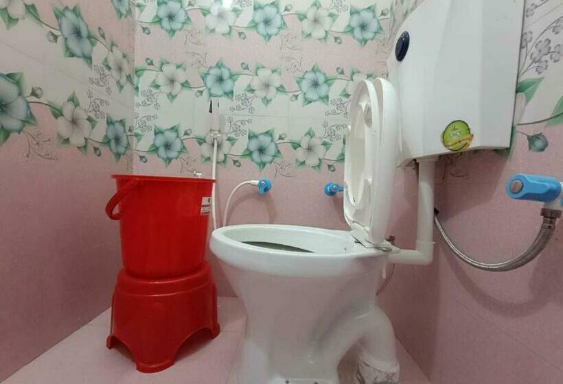 三人经典房间, Oyo Relax Inn