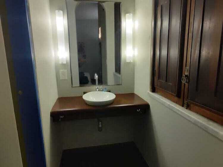 Standart Oda, Villa Salvador