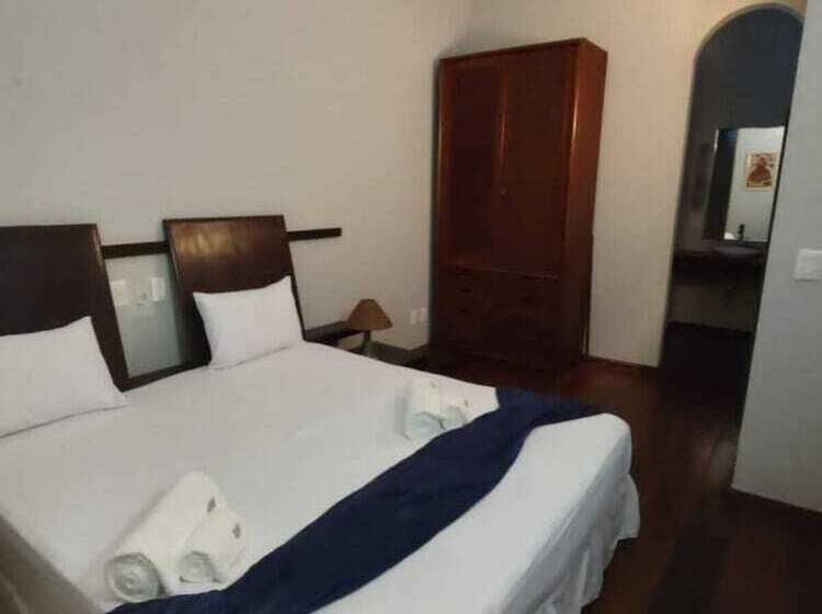 Standart Oda, Villa Salvador