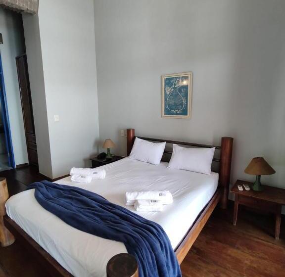 Deniz Manzaralı Balkonlu Delüks Oda, Villa Salvador