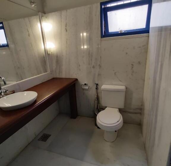 اتاق لوکس با بالکن و چشمانداز دریا, Villa Salvador