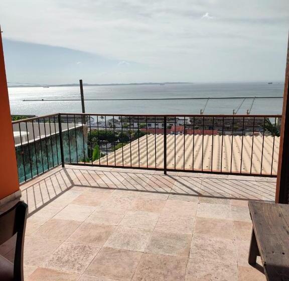 Deniz Manzaralı Balkonlu Delüks Oda, Villa Salvador