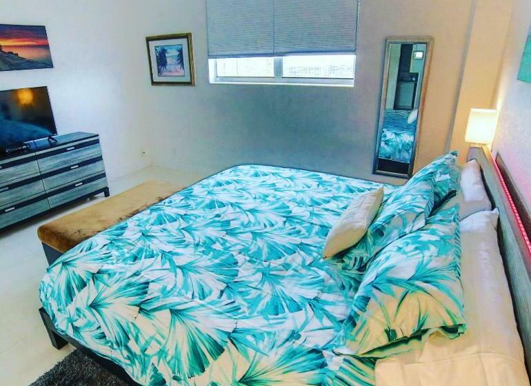 1침실 펜트하우스 아파트, Beautiful Penthouse Condo With Stunning Views Of Both Ocean And City