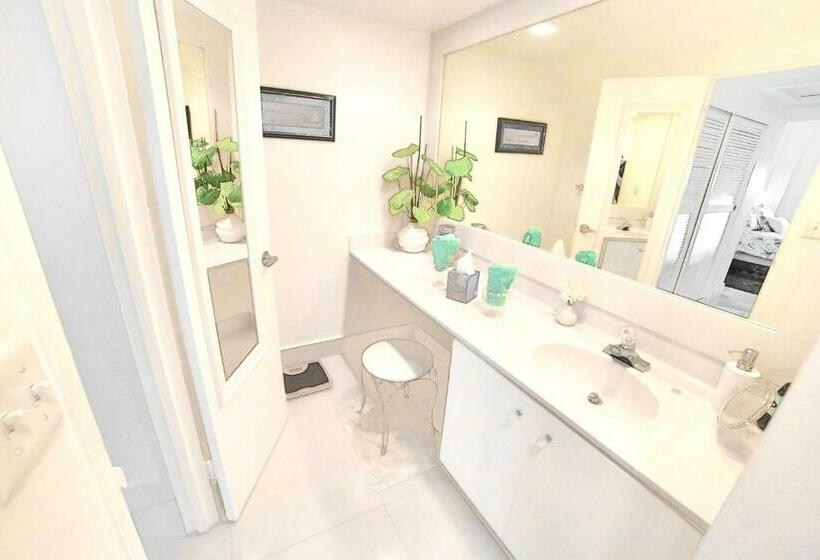 شقة دور أخير غرفة نوم واحدة, Beautiful Penthouse Condo With Stunning Views Of Both Ocean And City